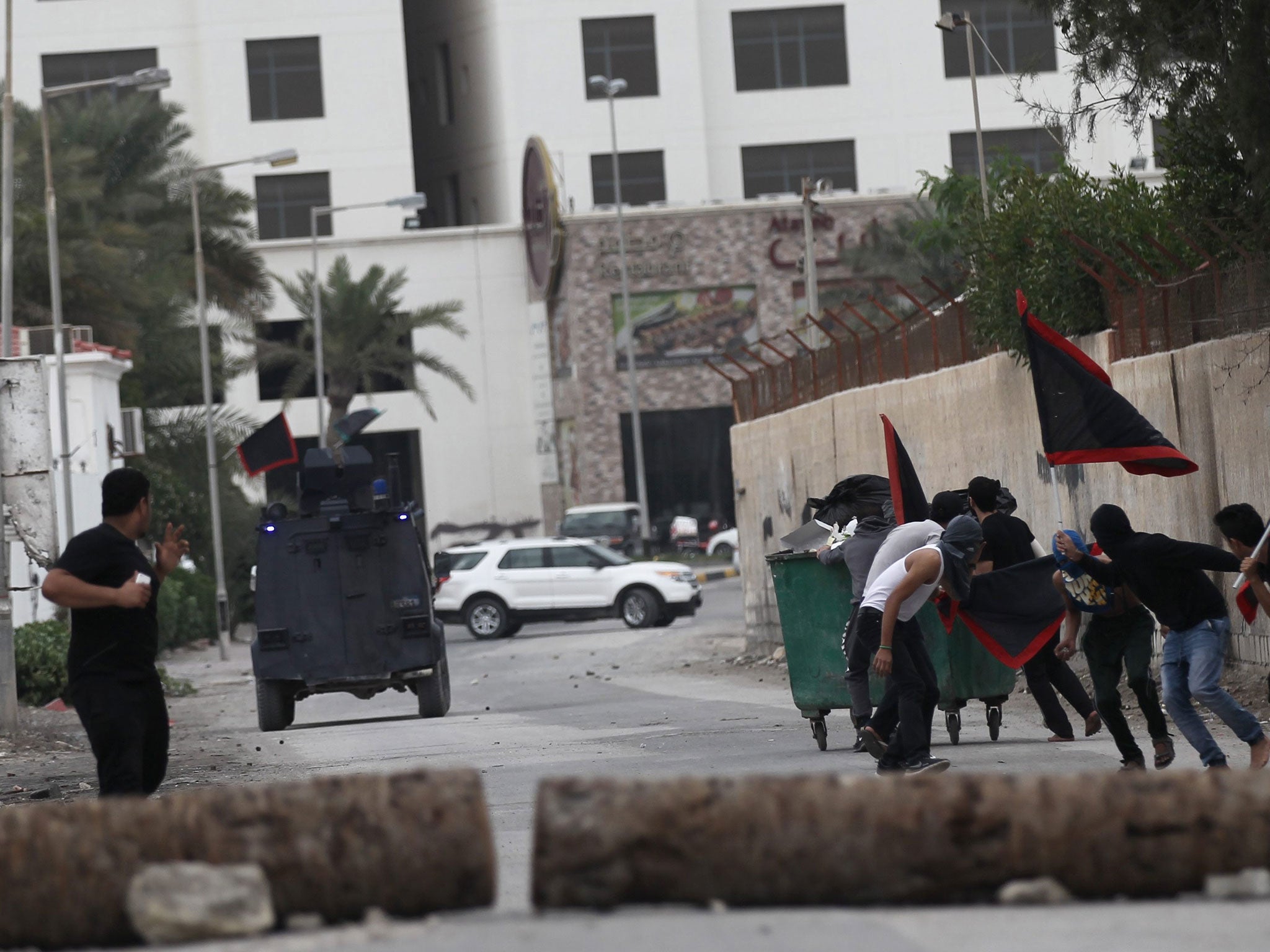 Protesters clash with security services in Bahrain