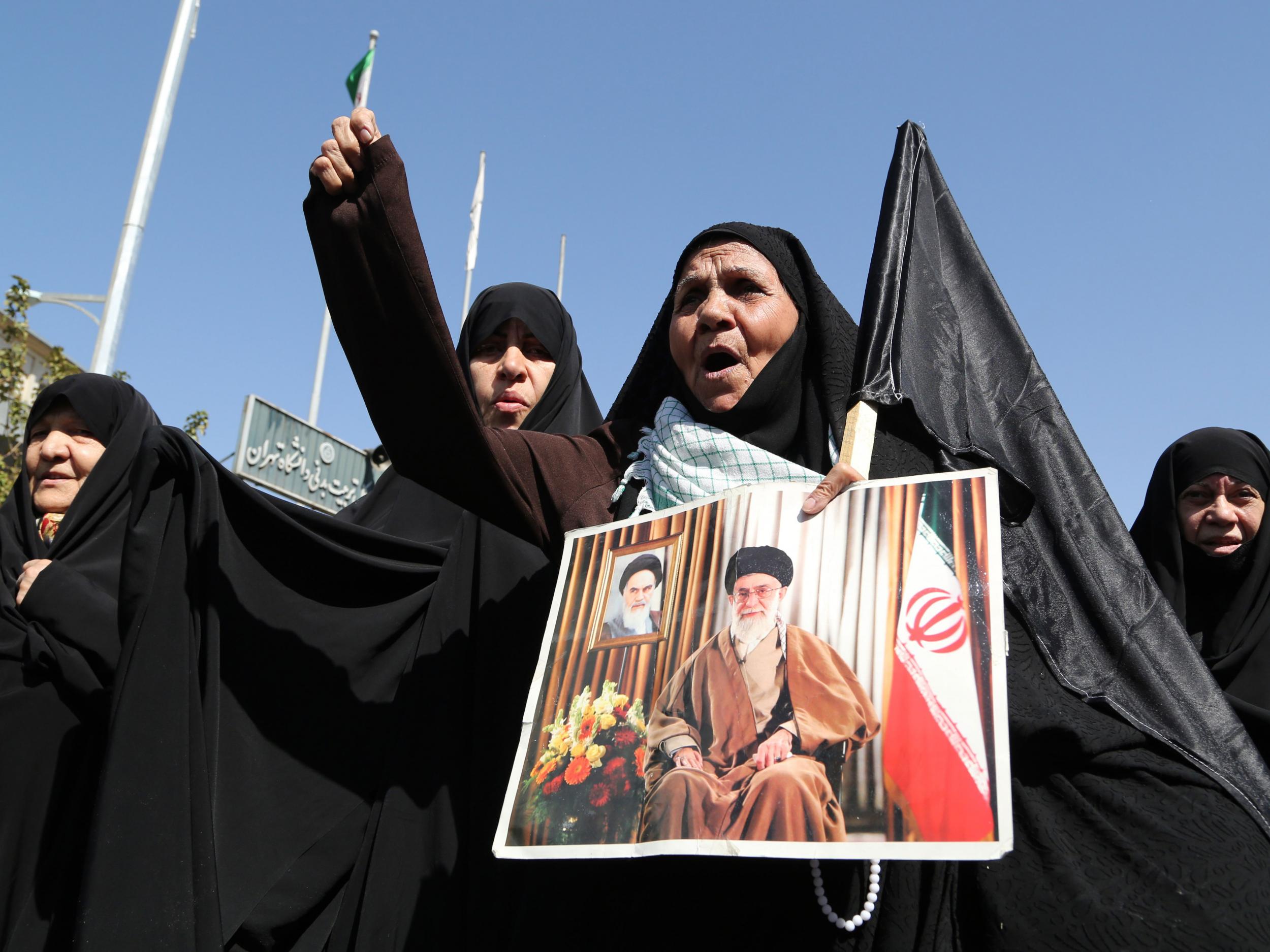 Iranian women protest against Saudi Arabia following the deaths of 131 Iranian pilgrims in a stampede at the annual Hajj