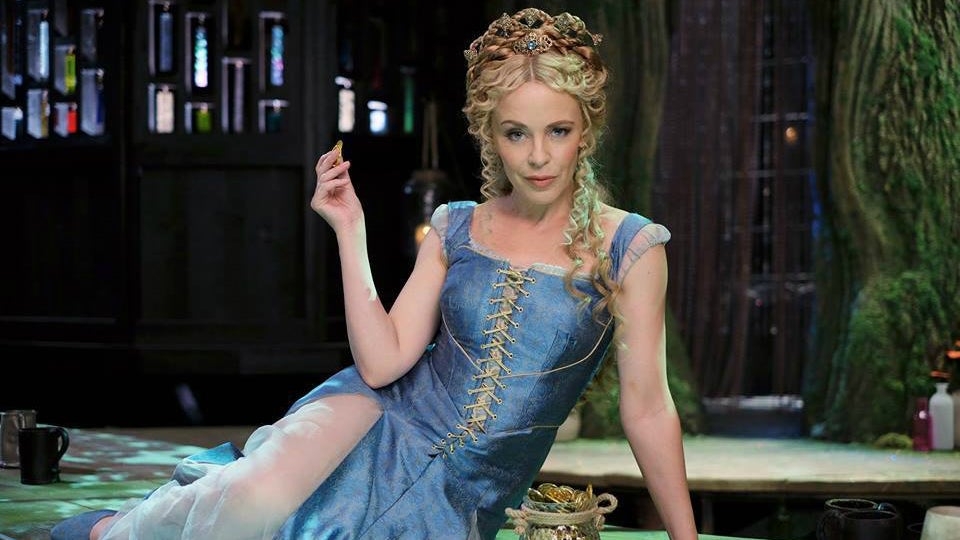 Kylie Minogue cameos as The Queen in the premiere of Season 2 of Galavant.