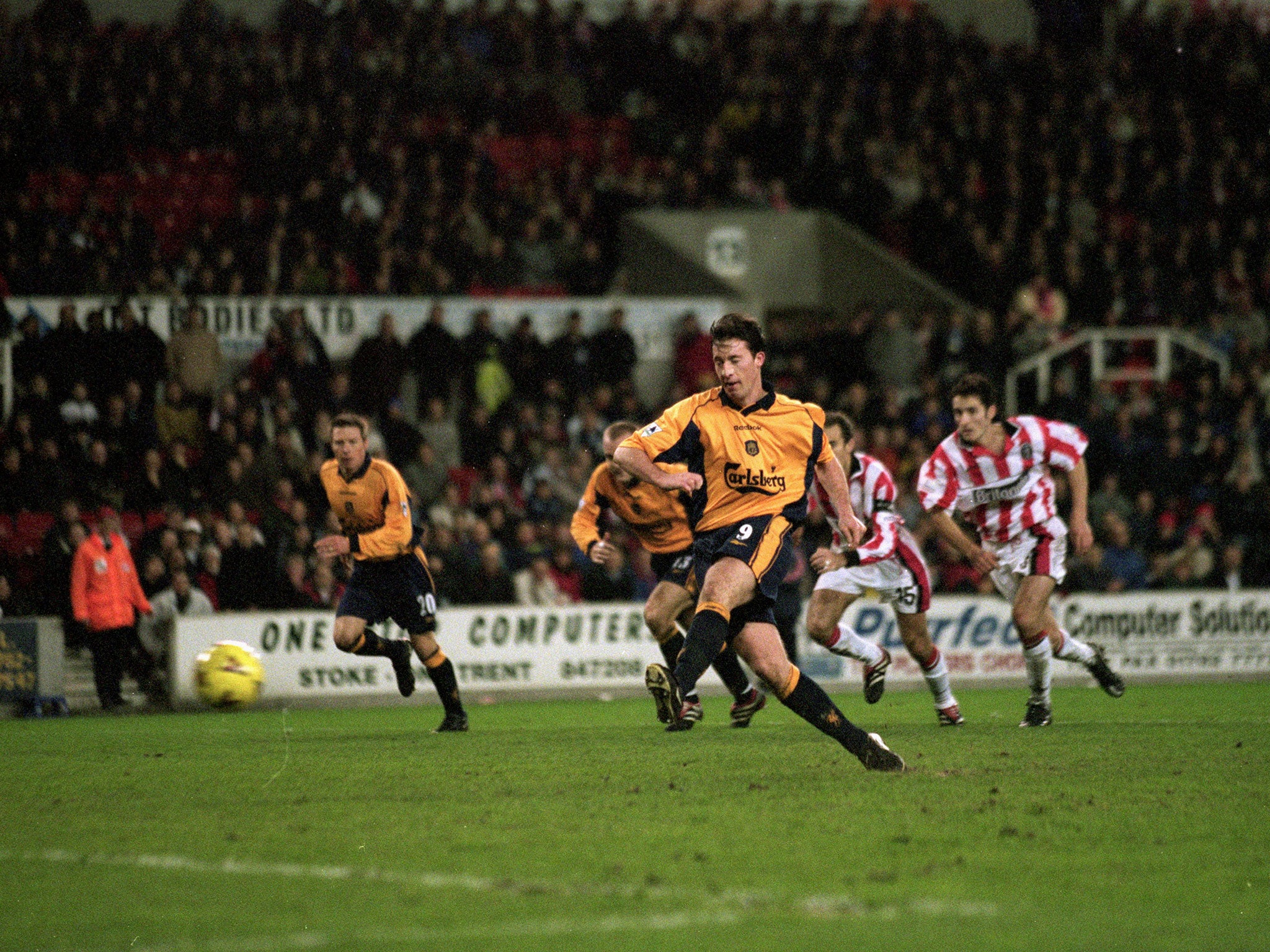 Robbie Fowler completes his hat-trick in 2000