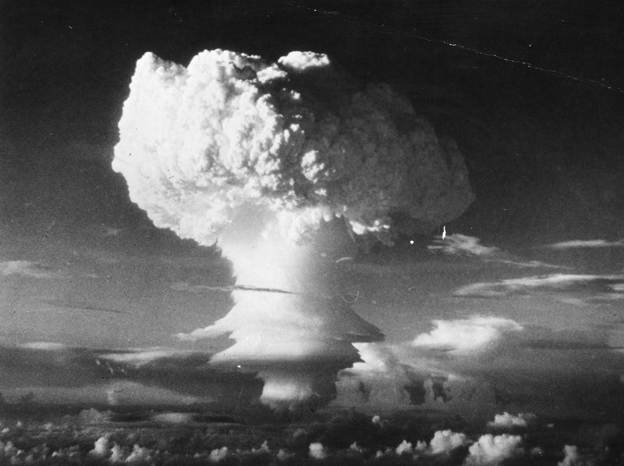 6th November 1952: Characteristic mushroom shaped cloud begins formation after the first H-Bomb explosion (US) at Eniwetok Atoll in the Pacific