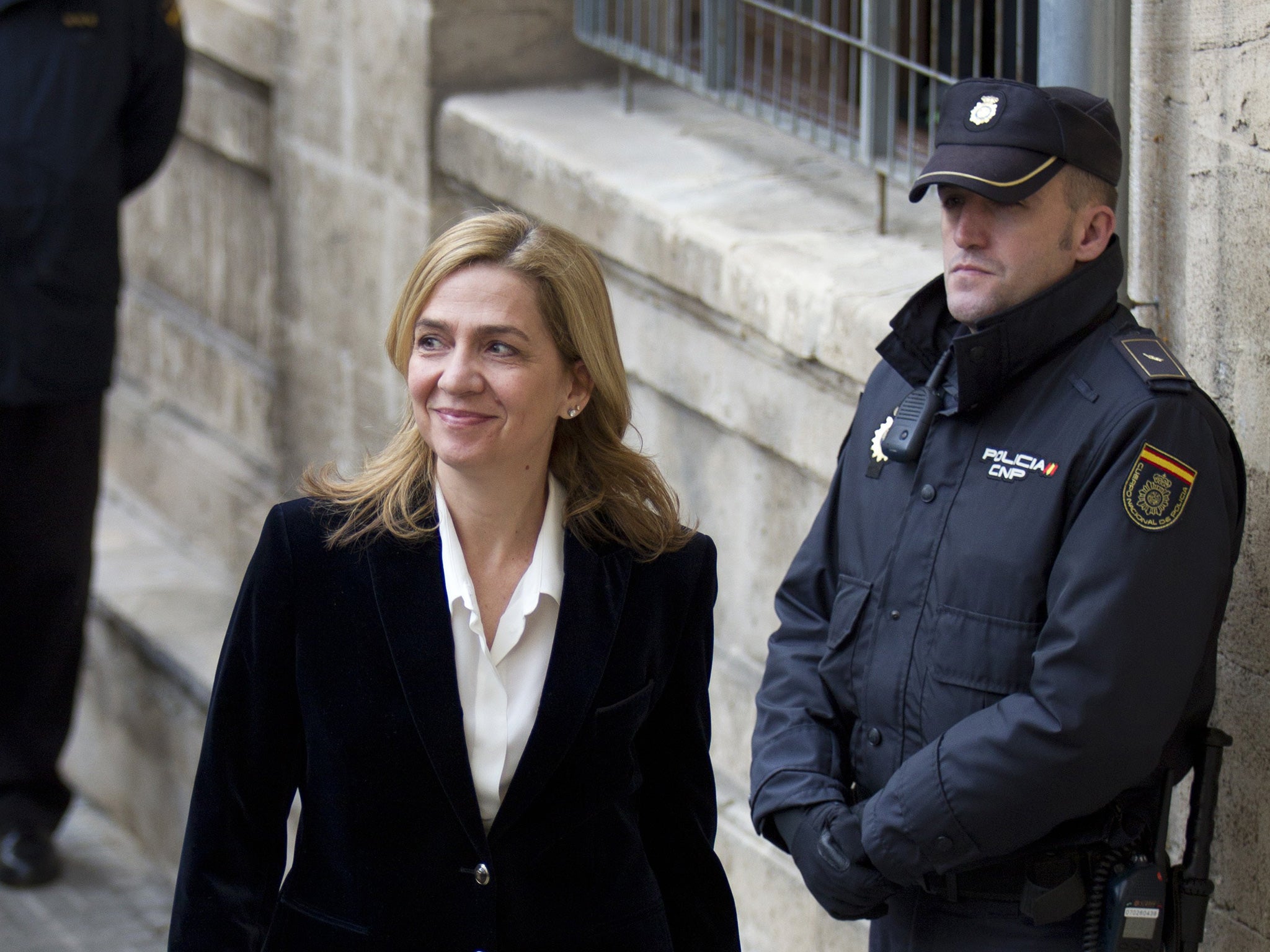 Infanta Cristina outside a Majorca courthouse in 2014