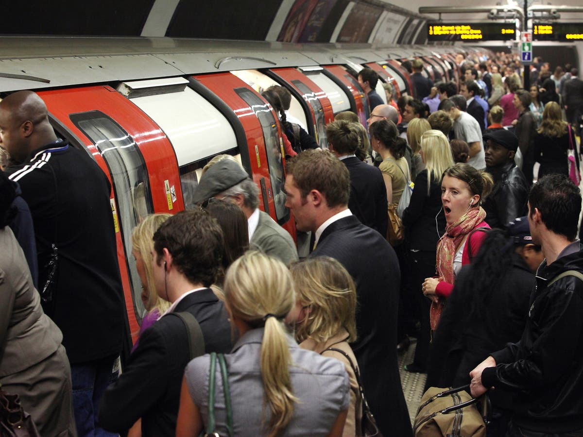 Tube strike London Underground drivers set to stage threeday walkout