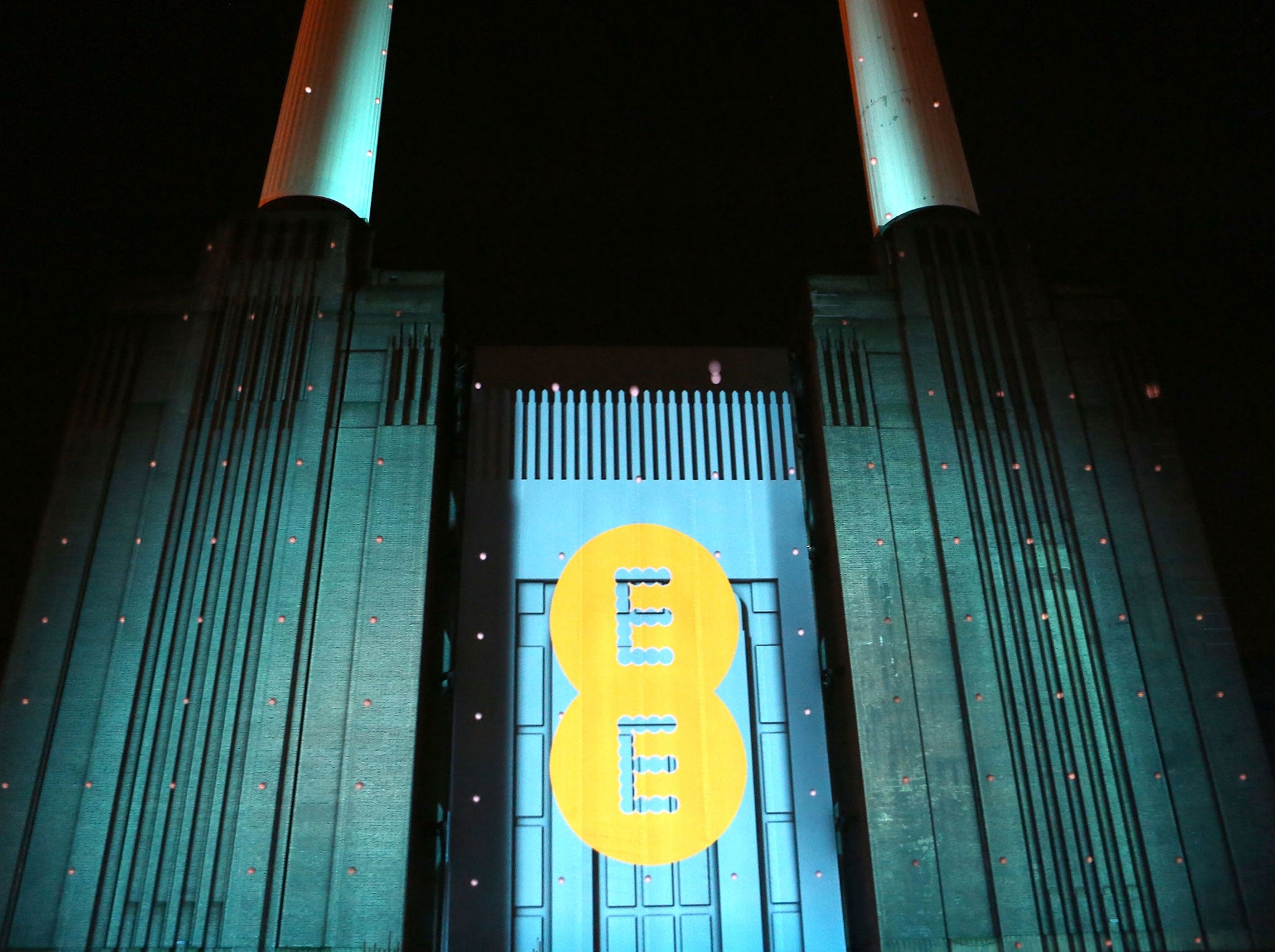 Atmosphere during a 4D projection at the launch of EE, Britain's first 4G mobile network at Battersea Power station on November 1, 2012 in London, England