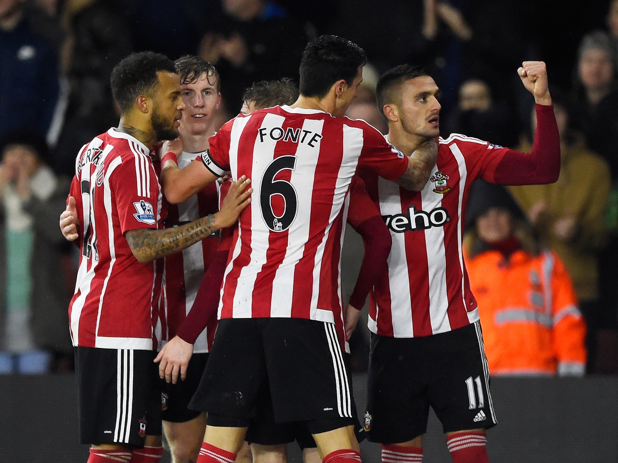 Southampton's players celebrate Dusan Tadic's goal