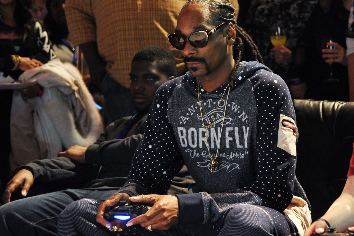 Snoop Dogg lashes out at Bill Gates in Instagram rant after Xbox Live goes down