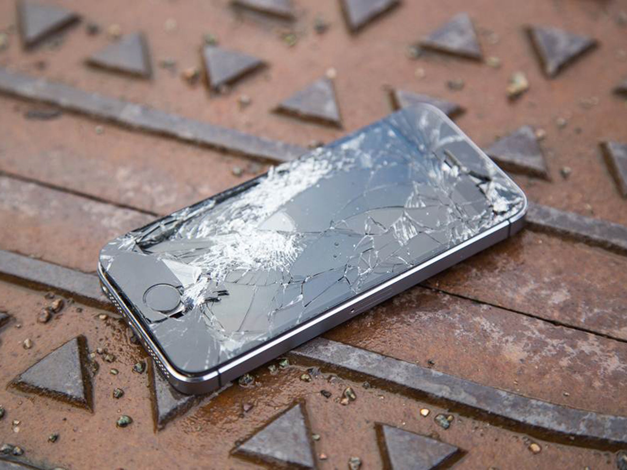 Iphone 13 Broken Screen