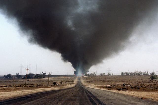 Al-Ahmadi oilfield, Kuwait, set alight by Iraqi troops in 1991