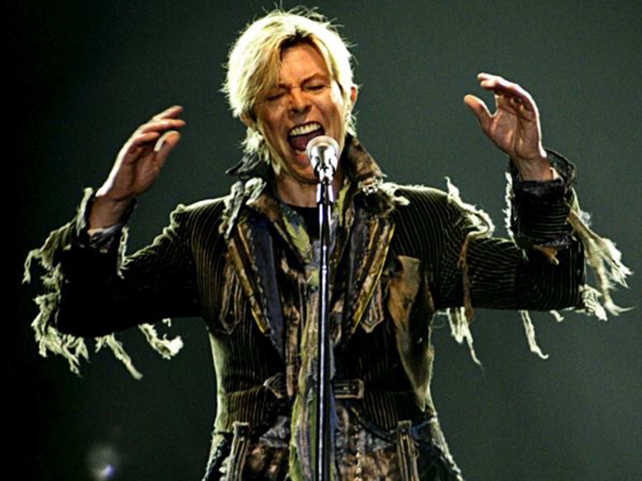 David Bowie on stage in Prague during his 'A Reality Tour' in 2004