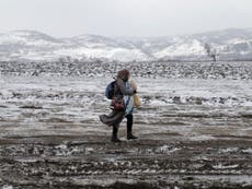 Extreme cold heaps misery on refugees in Macedonia and Serbia