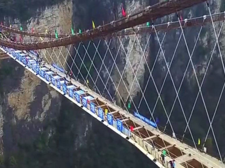 Ariel view of the glass-bottomed bridge