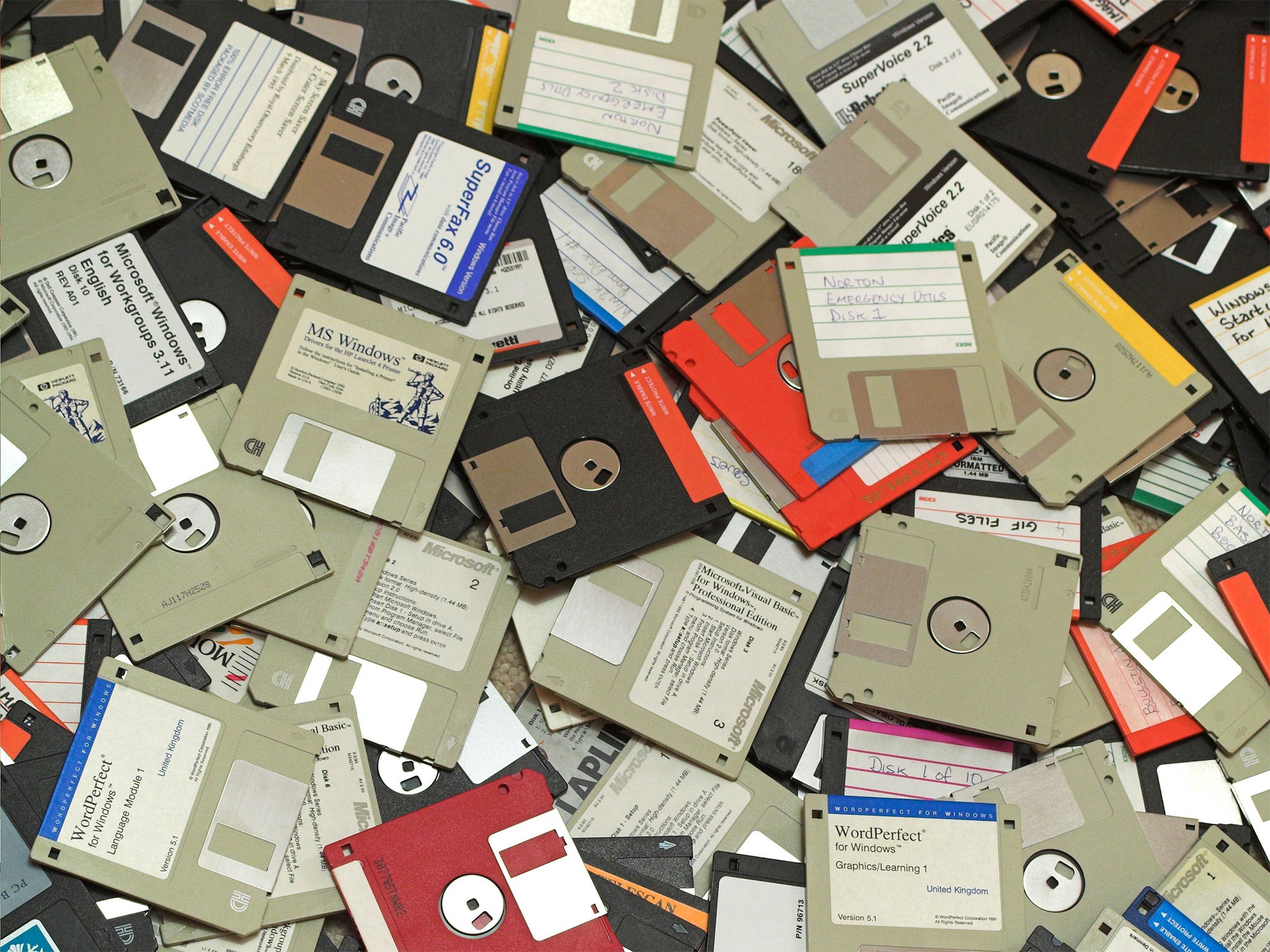 By the middle of last month, the Digital Agency had scrapped all 1,034 regulations governing floppy disk use