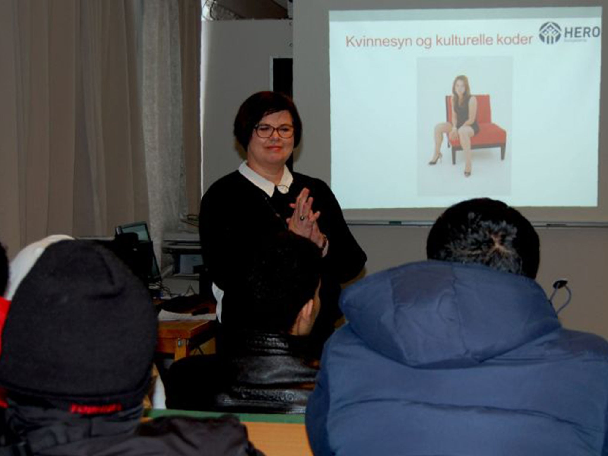 Linda Hagen addresses Syrian and Sudanese asylum seekers during a courses to prevent violence against women