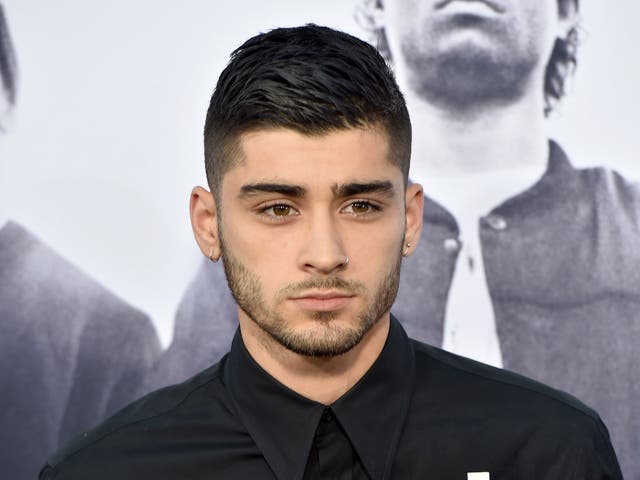 Zayn Maliks Pillowtalk Surpasses One Directions Us Chart Record 