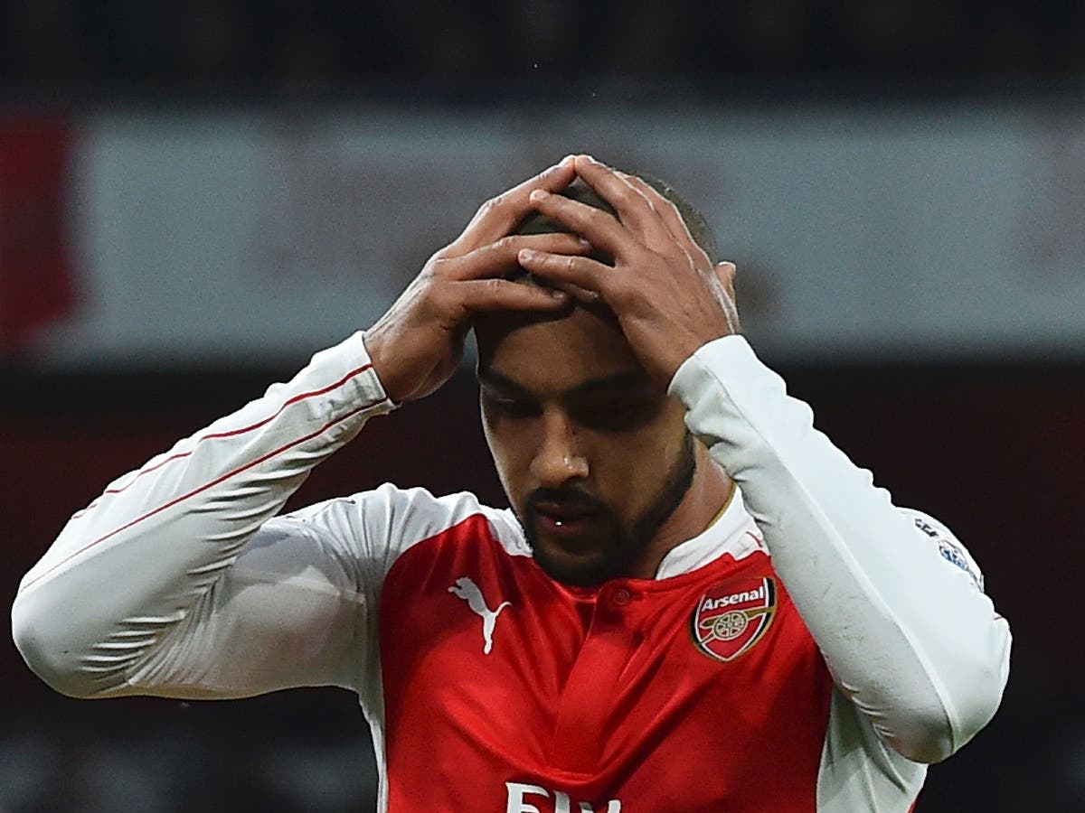 Theo Walcott criticised by Arsenal fans after picking worst performance