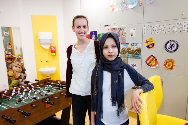 Patient Rajwa Alenizi, 15, and play specialist Lynsey Steele at Great Ormond Street Hospital