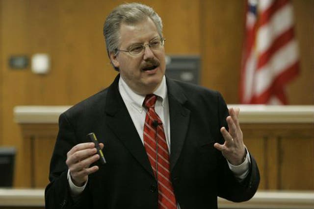 Calumet County prosecutor Ken Kratz led the cases against Avery and his nephew