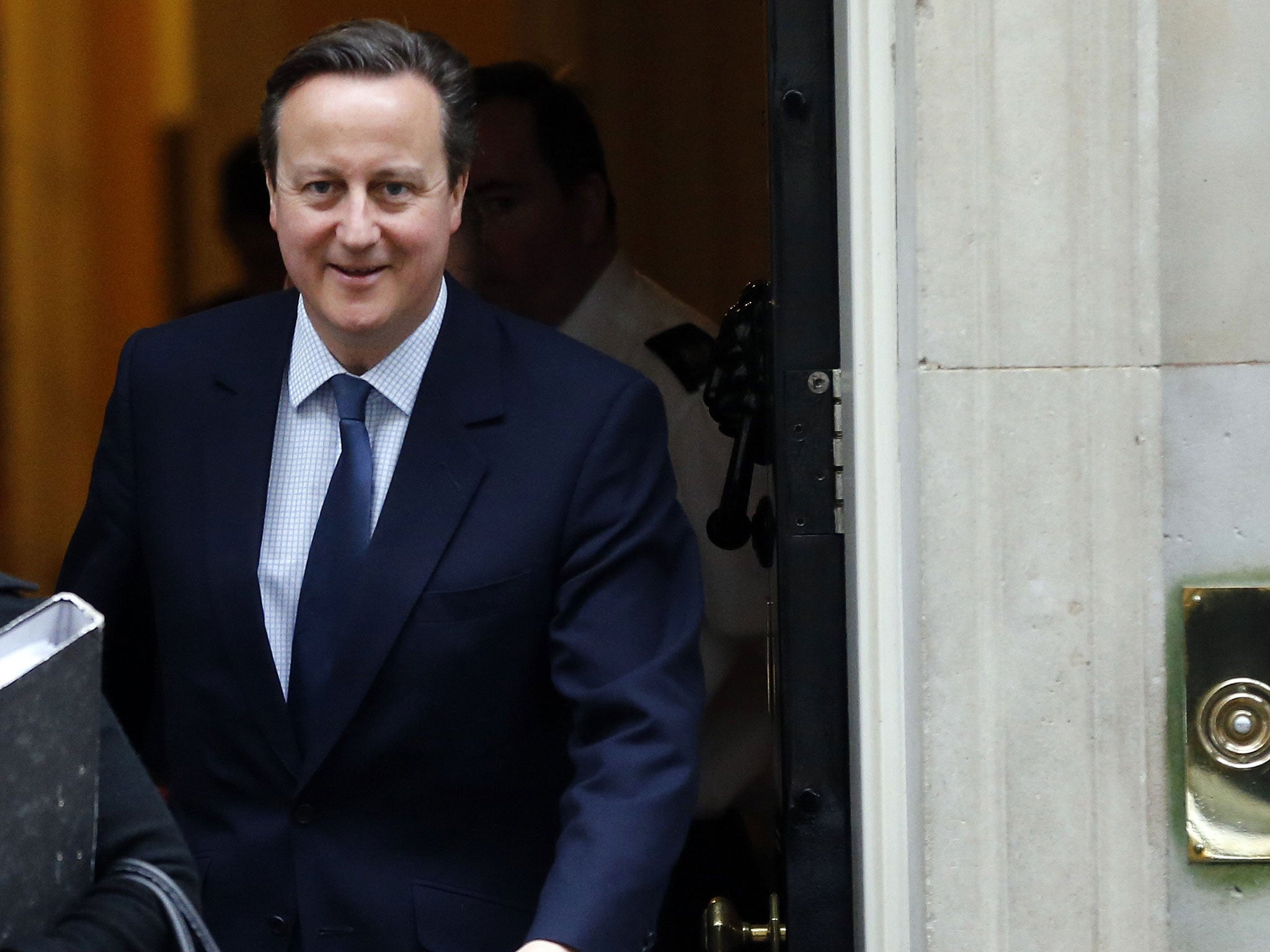 David Cameron leaves No 10 to attend PMQs on 27 January 2016