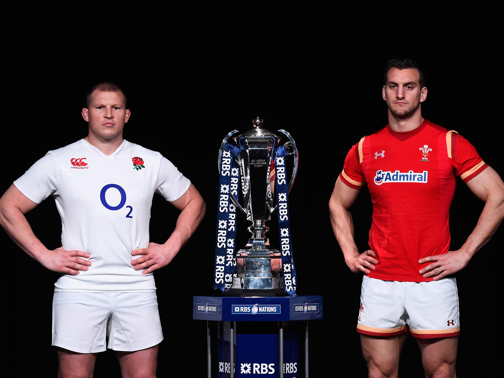 England captain Dylan Hartley and Wales' skipper Sam Warburton with the trophy