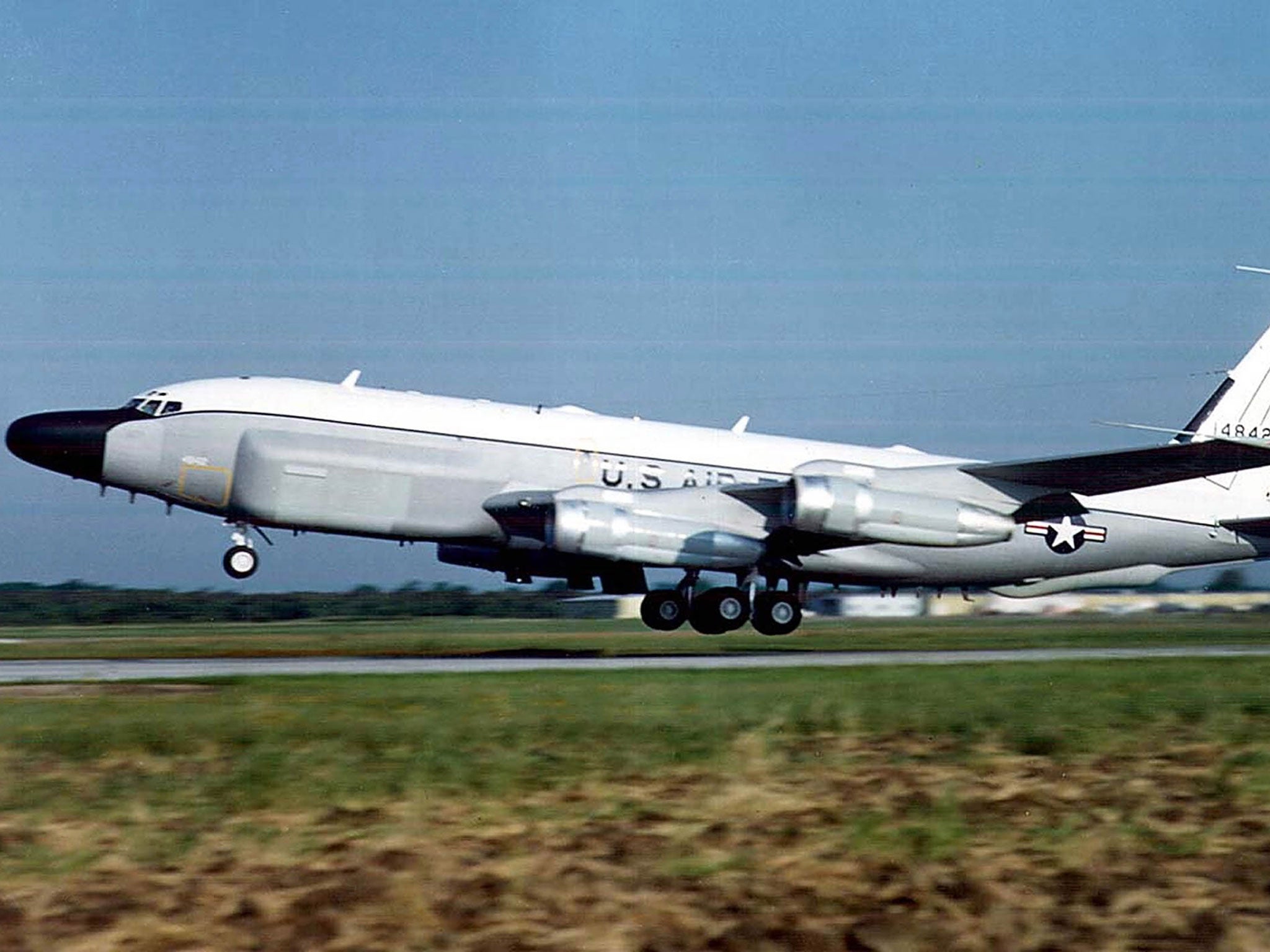 US Air Force RC-135 reconnaissance aircraft lifts off in this undated file photo. A similar plane was intercepted by a Russian Su-27 on 25 January, 2016