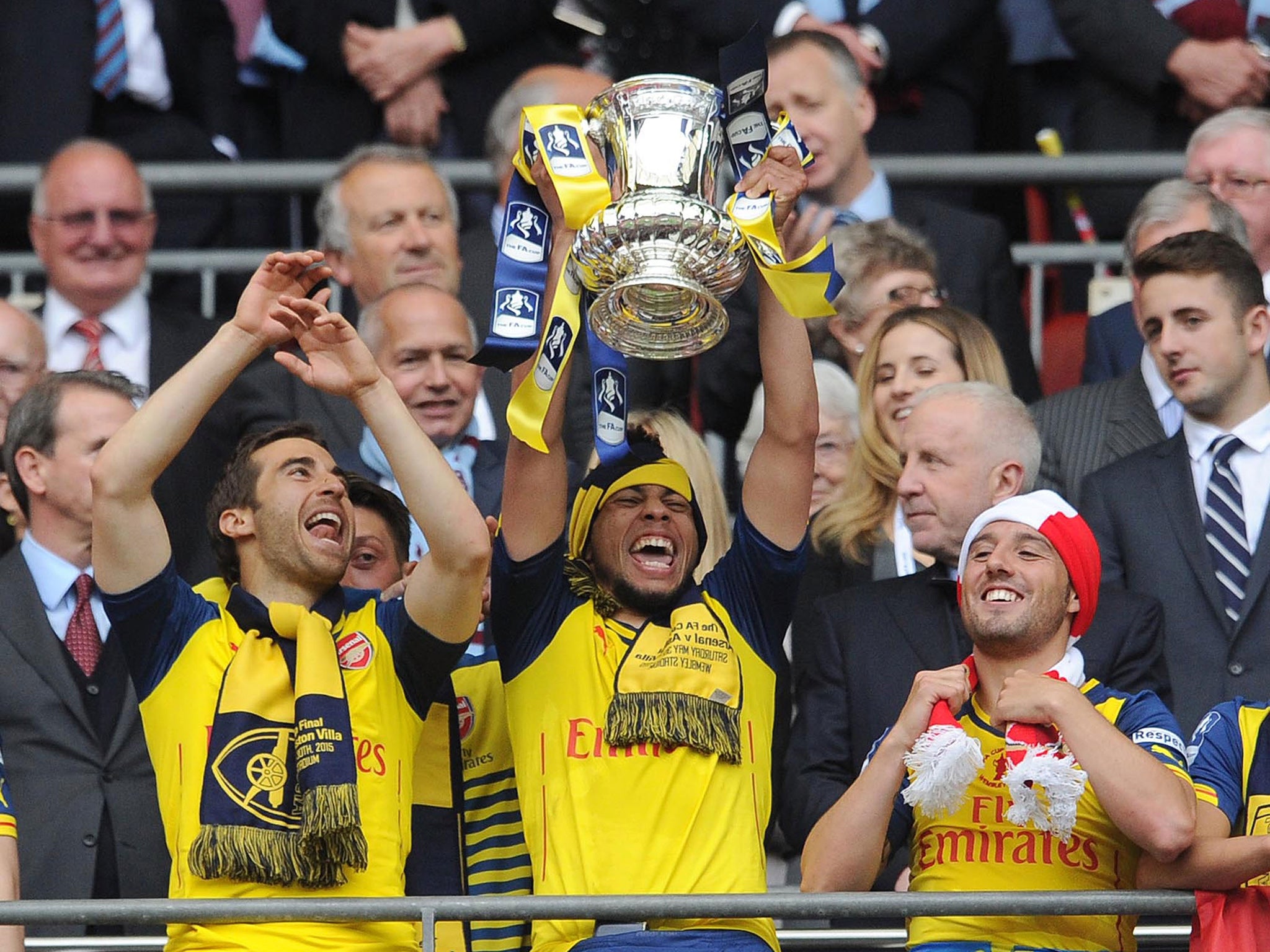 Arsenal lift the FA Cup