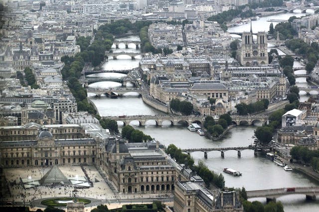 The Mayor wants to merge the districts that cover the central right bank and islands of the Seine