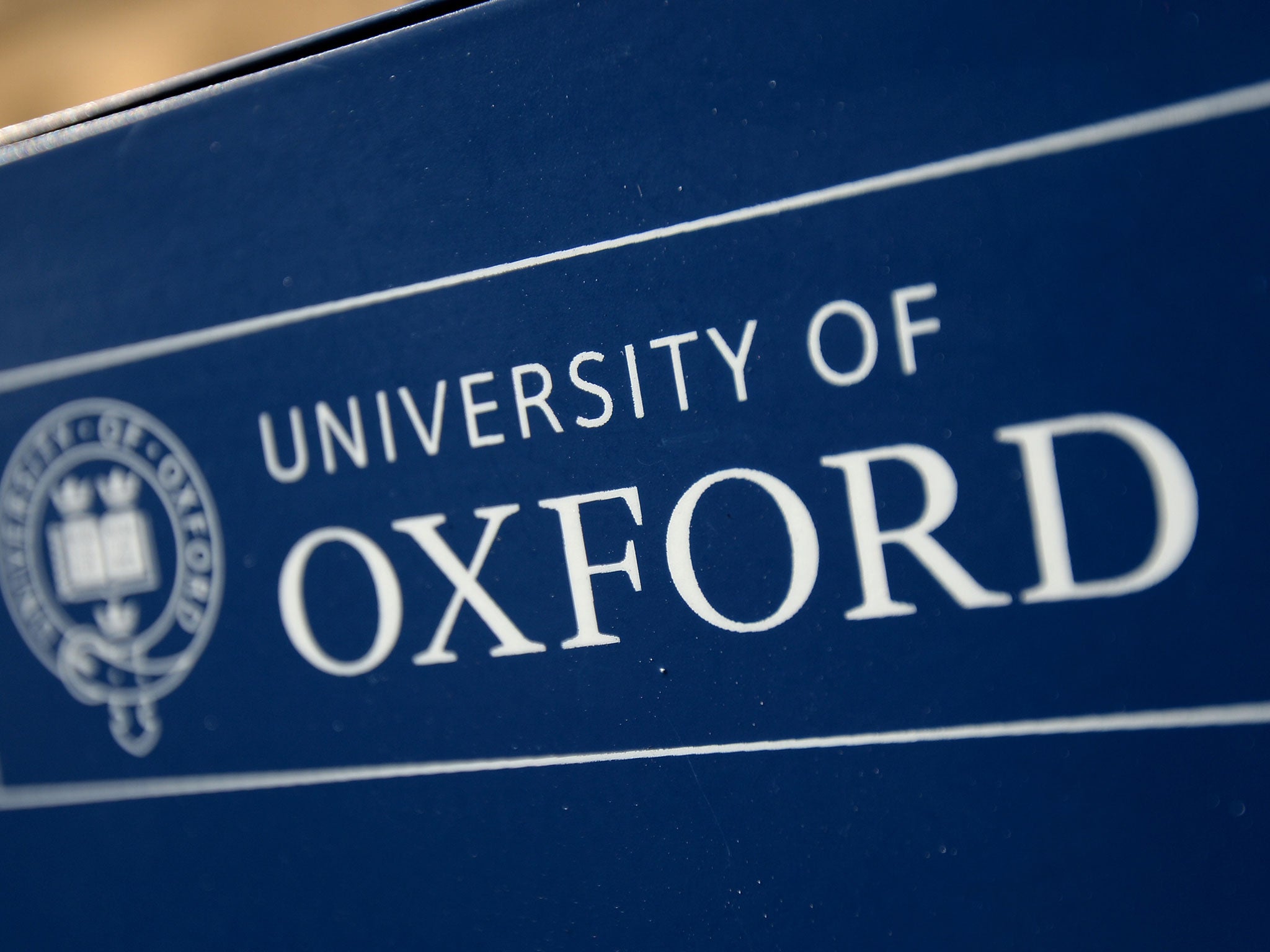 Oxford has rejected the need for a change to its admissions rules following comments made by David Cameron