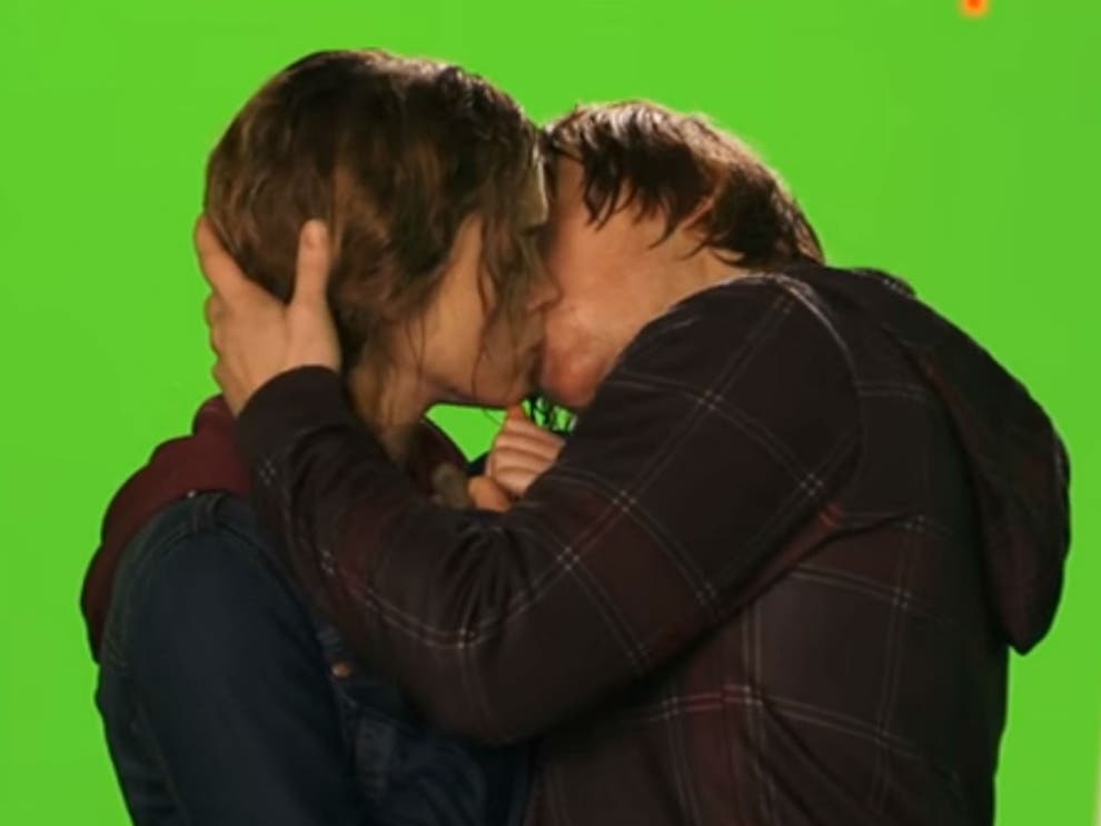 Rupert Grint Was Really Unimpressed By That Emma Watson Kiss In Harry 