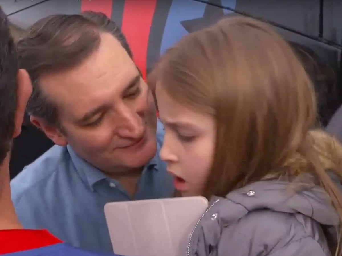 Ted Cruz refused hug by daughter in awkward video The