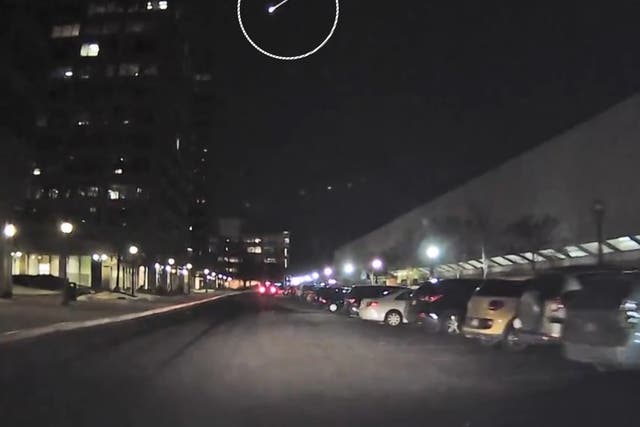 Video appears to show ‘fireball’ meteor shooting across Virginia sky