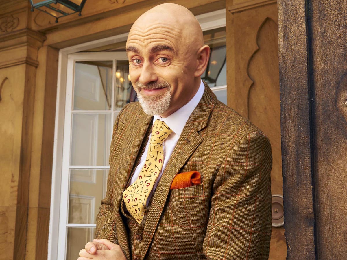 come dine with me narrator surprises viewers by appearing on camera for first time in 11 years the independent the independent
