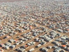 Video shows thousands of Syrian refugees living in Jordanian desert