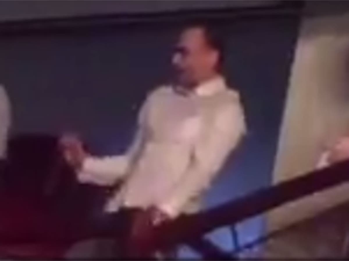 Roberto Martinez dancing: Everton manager filmed at Jason Derulo concert in  hilarious video | The Independent | The Independent