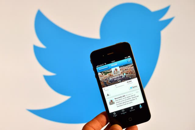 Twitter animated GIF button being tested on selected users | The