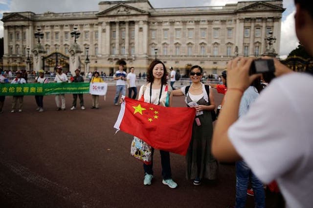 The 214,000 chinese who visited the UK in 2015 spent on average £2,688 each