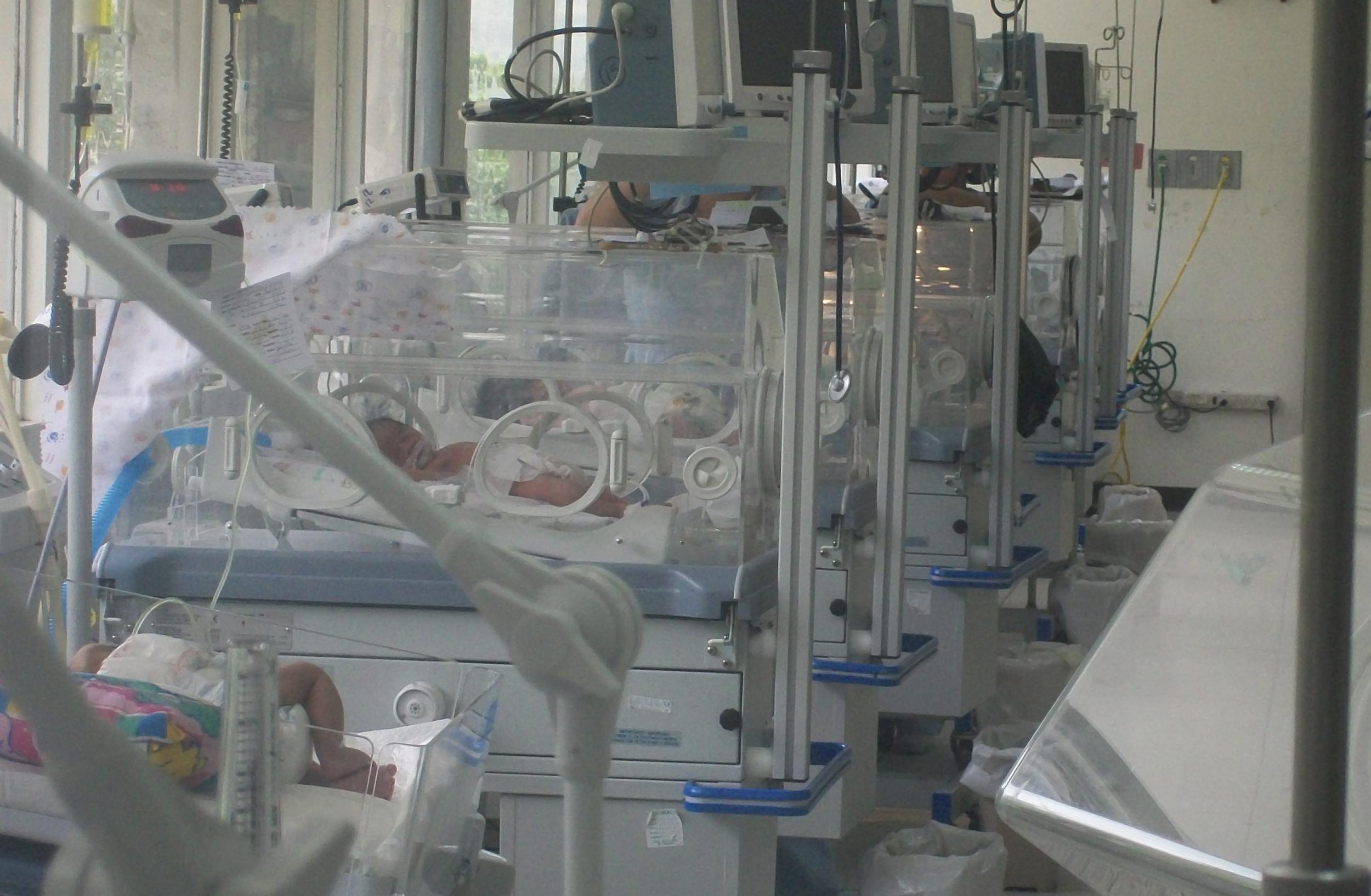 The baby was kept in an incubator for 23 days and removed against medical advice