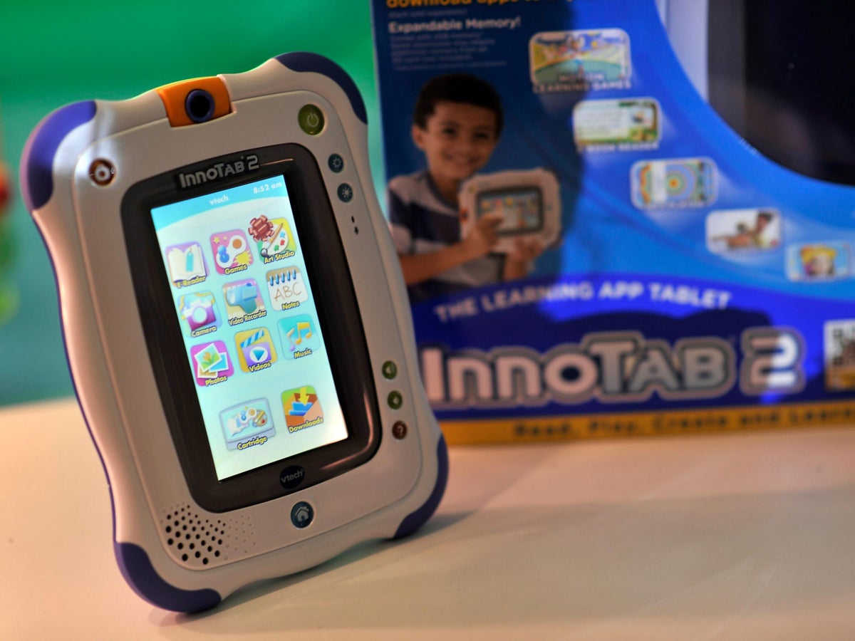 Pictures of children' 'in Vtech hack - BBC News