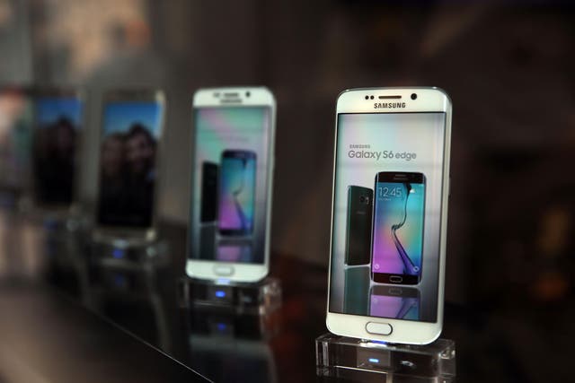 The Samsung S6 Edge in a New York Samsung shop on the day of its release in 2015