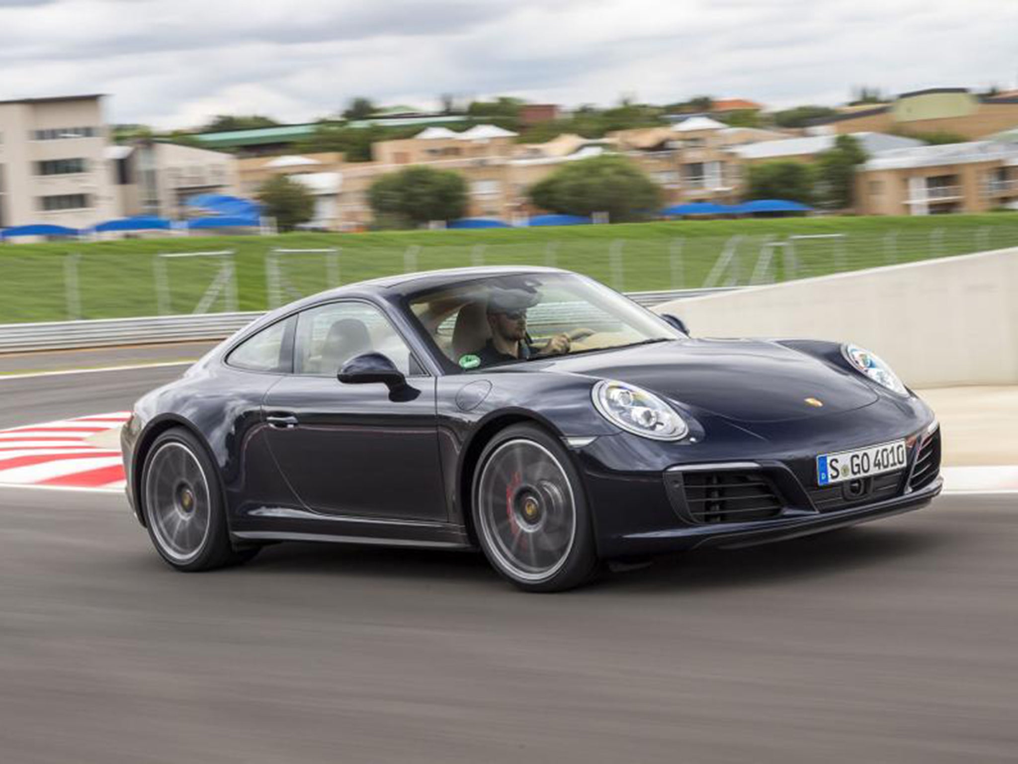 The 911 Carrera 4S tooks all the right boxes and looks sleeker than ever