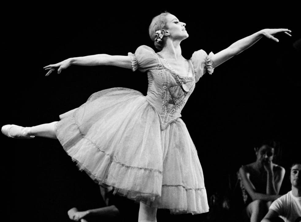 Immaculate phrasing: Verdy performs in ‘Giselle’ in Paris, 1972