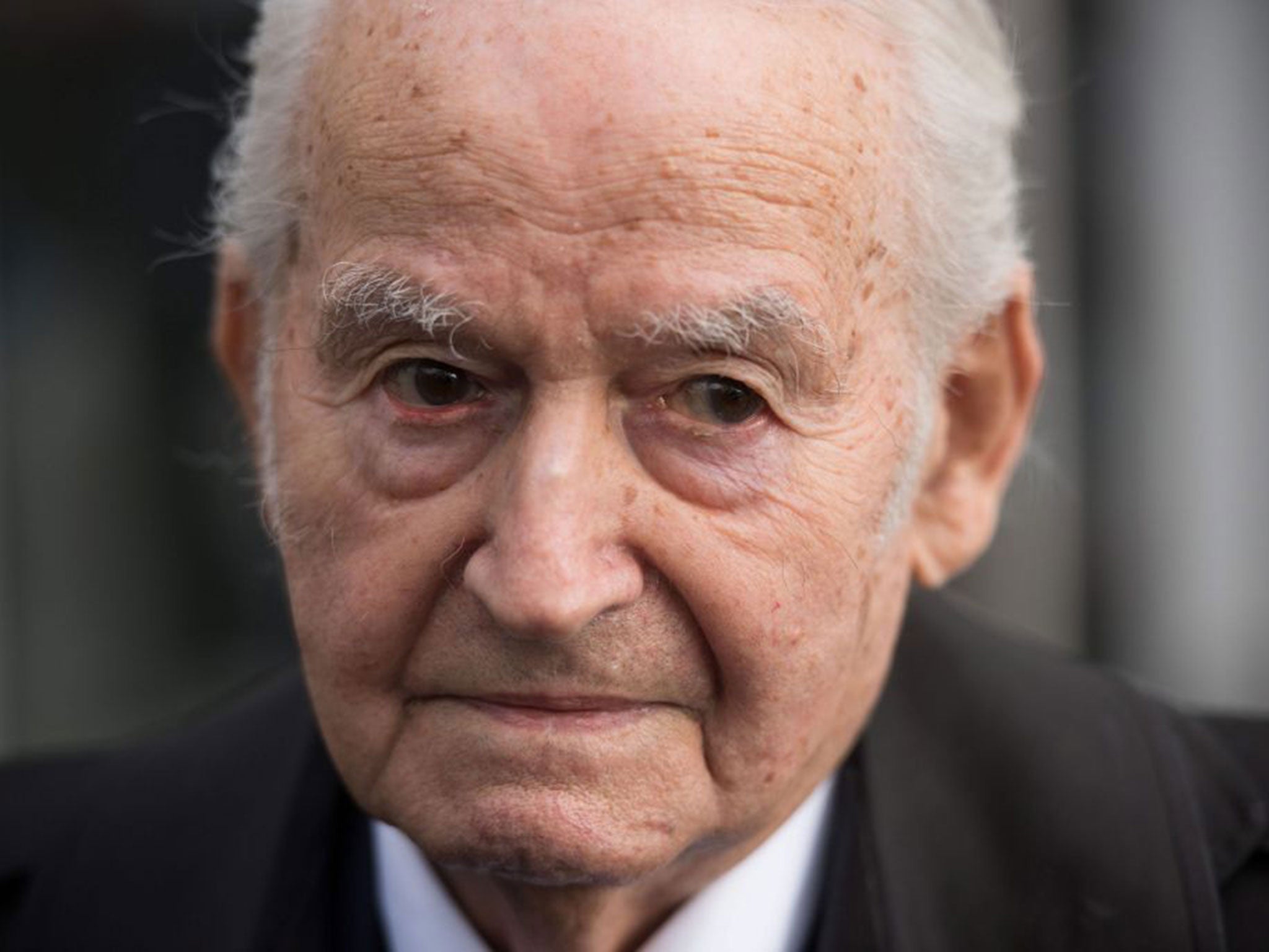 Auschwitz survivor Leon Schwarzbaum attended court in Germany to give evidence