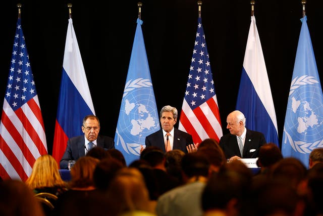 U.S. Secretary of State John Kerry, center, Russian Foreign Minister Sergey Lavrov, left, and UN Special Envoy for Syria Staffan de Mistura, right, attend a news conference after the International Syria Support Group (ISSG) meeting in Munich, Germany,