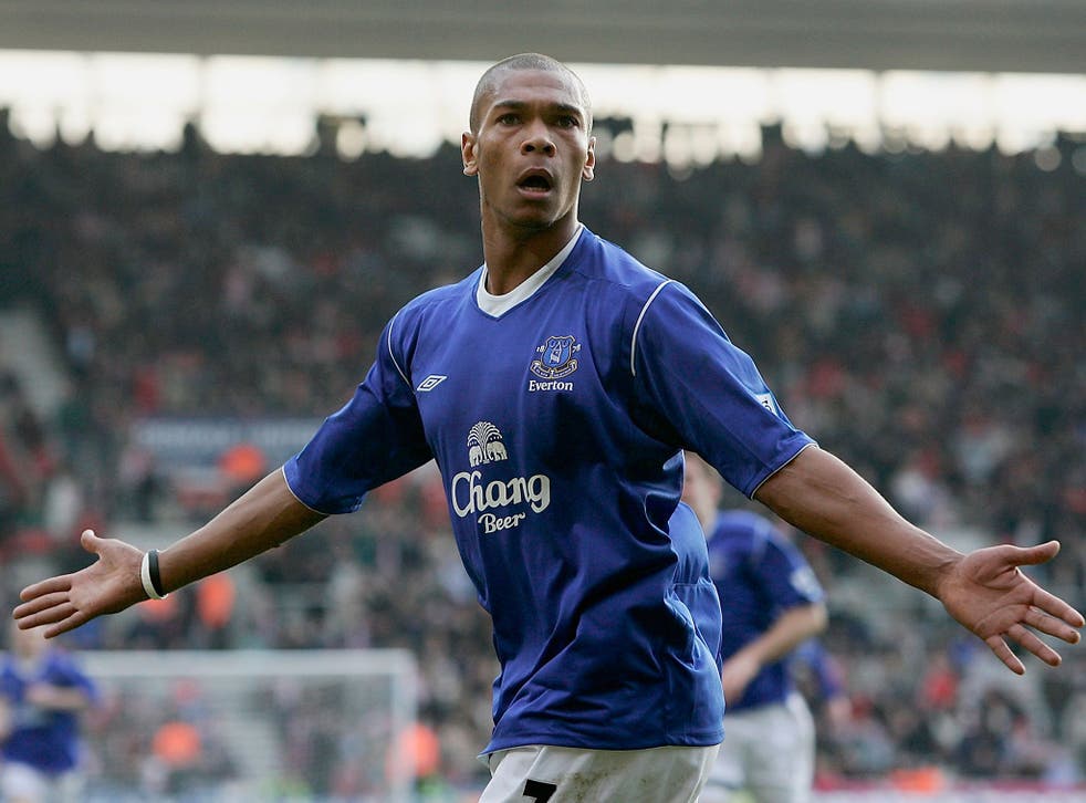Marcus Bent celebrates scoring the equalising goal in stoppage time during the Barclays Premiership match between Southampton and Everton at St Mary's on 6 February, 2005, in Southampton, England