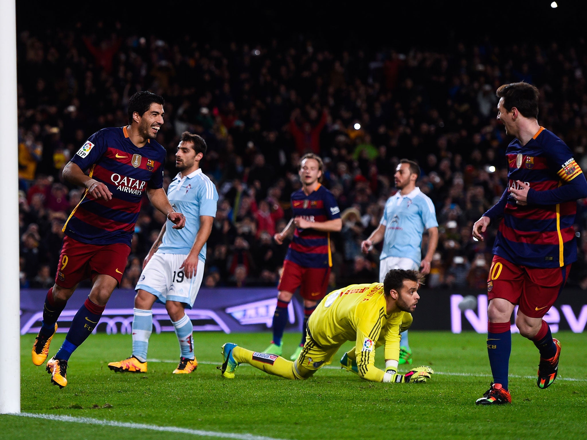 MESSI & SUAREZ MAGICAL CRUYFF STYLE PENALTY 