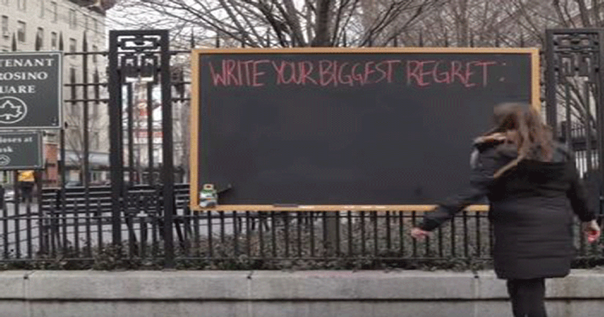 GRADIS NICE 「New York Regrets」 People share 'biggest regrets' on New York blackboard in