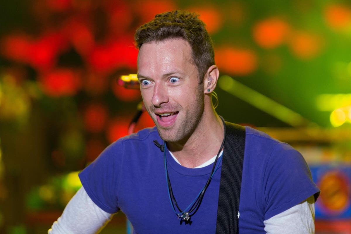 Glastonbury 2016: Internet rages over Coldplay's headliner slot