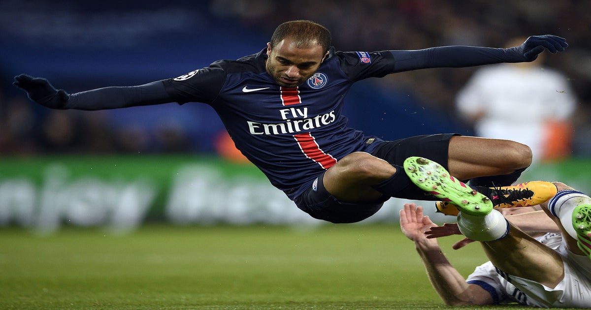 Manchester United 'target' Lucas Moura joins PSG in €45m deal, The  Independent
