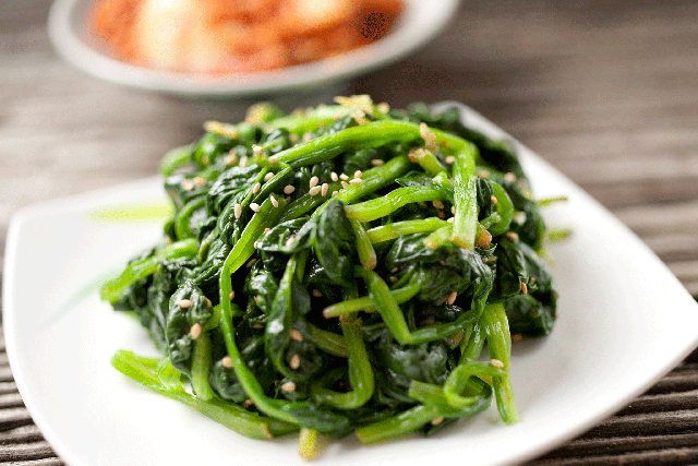 Experts have withdrawn their advice against reheating spinach