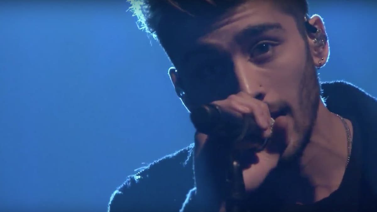 Зейн певец Евровидение 2016. Zayn it's you минусовка.