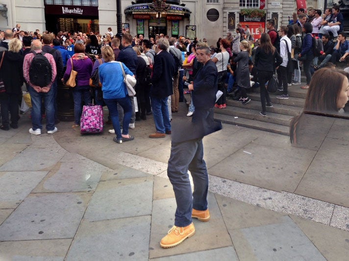 A strange photo sphere snap taken in Piccadilly Circus, London